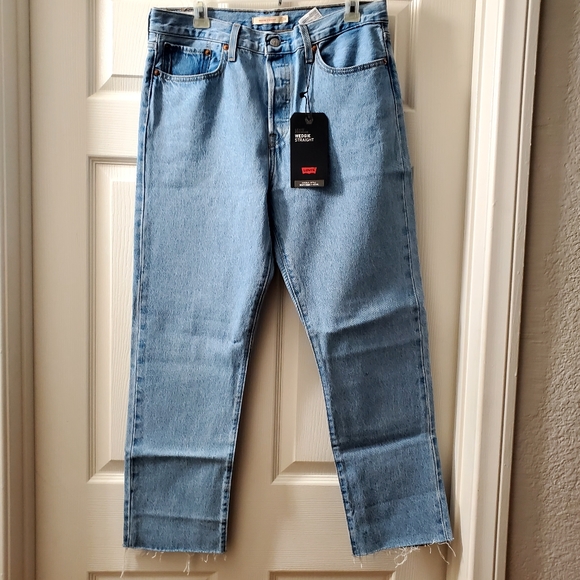 Levi's Premium Wedgie Straight Jeans - Picture 10 of 12